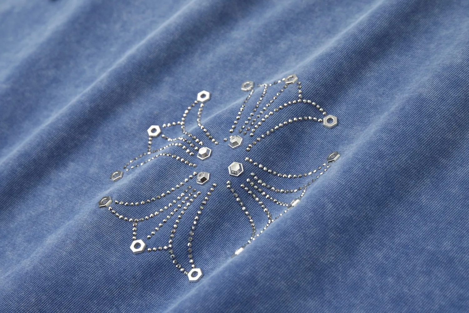 🅿️230 ✨CH✨🆕25SS spring and summer new style Crow ✝ embroidered short-sleeved frame Light luxury essential item for daily commuting for men and women Correct version Welcome to compare Detailed features · 280g 100% pure cotton double yarn jersey fabric · Custom dyed in the same vat, special thickened 32 count double-ply 1X1 thread · Imported Australian pearlescent diamonds✝patterns➕hardware nuts are stamped at high temperature. Ready-made garments are dyed and then faded and fried with snowflakes and frayed. Then washed to make them look old. General washing improves the effect · Double-needle sewing and seam-crossing process · Original main mark washed tag brand moisture-proof paper packaging Color: black/rock coffee/green/red/blue Size: S/M/L/XL